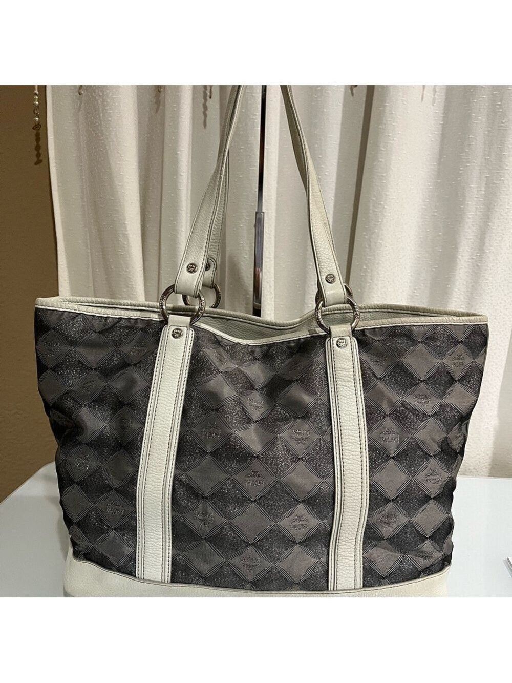 MCM TOTE - Picture 2 of 16
